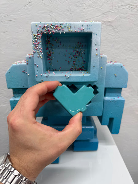 BLUE SKY GLAZE 1ft Concrete Lovebot 1/1